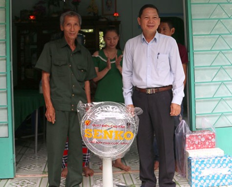 Hội Cựu chiến binh xã Cây Trường II (Bàu Bàng): Trao nhà nghĩa tình đồng đội