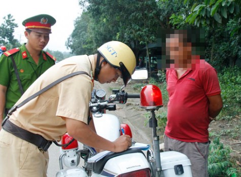 TX.Tân Uyên: Tăng cường kiểm soát, xử lý xe quá tải