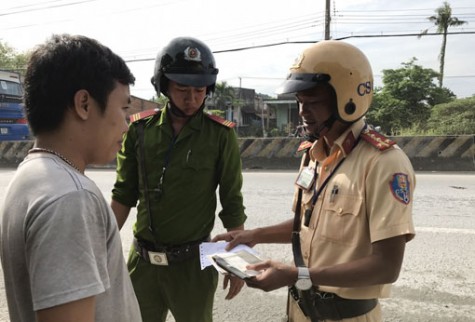 TX.Dĩ An: Tăng cường xử lý xe quá tải trên quốc lộ 1K