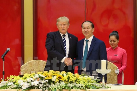 Chủ tịch nước chủ trì Quốc yến chiêu đãi Tổng thống Donald Trump