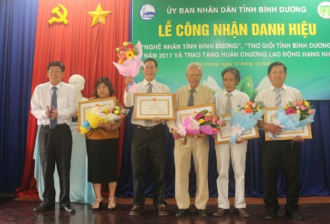 Bình Dương tôn vinh 22 nghệ nhân, thợ giỏi