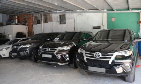 Toyota Fortuner 'lướt' đắt hơn 200 triệu so với xe mới