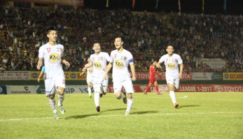 Giải bóng đá chuyên nghiệp Việt Nam V-League: Cần có những giải pháp căn cơ nâng cao giá trị