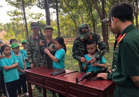 Phường Bình Hòa (TX.Thuận An): 100 thiếu nhi tham gia chương trình “Một ngày em làm chiến sĩ”