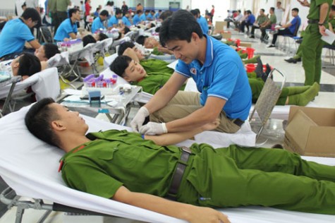 Sâu rộng phong trào “Giọt máu cho đi, tình người ở lại”