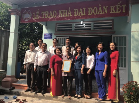 TX.Thuận An bàn giao 4 căn nhà đại đoàn kết