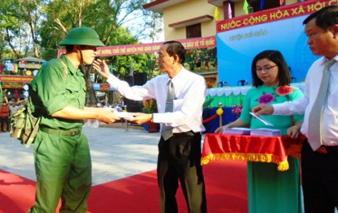 Xúc động, ấm áp lễ giao nhận quân ở Phú Giáo