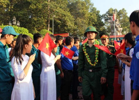 Lễ giao nhận quân tại Bàu Bàng diễn ra nhanh gọn, an toàn