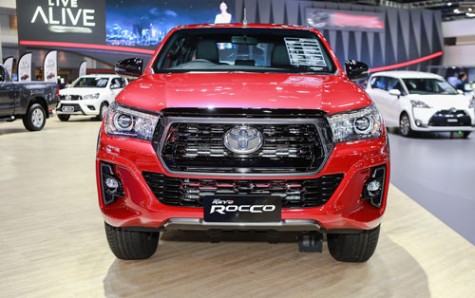 Toyota Hilux 2018 diện mạo mới, giá từ 21.700 USD