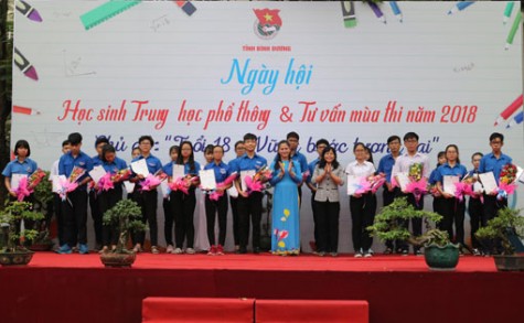 Tỉnh đoàn: Tổ chức Ngày hội học sinh trung học phổ thông và tư vấn mùa thi năm 2018