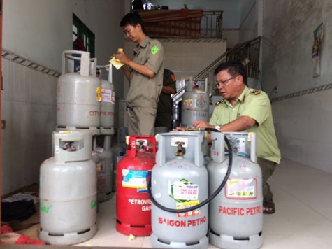 Phát hiện 3 cơ sở kinh doanh gas không phép