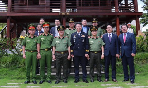 Công an tỉnh Bình Dương giao lưu với Đoàn Cảnh sát thành phố Daejeon Hàn Quốc