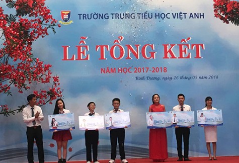 Trường Trung tiểu học Việt Anh: Tổng kết năm học 2017-2018