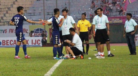 Giải thưởng xuất sắc nhất tháng 5, V-League 2018: Tôn vinh HLV Trần Minh Chiến và tiền đạo Tiến Linh