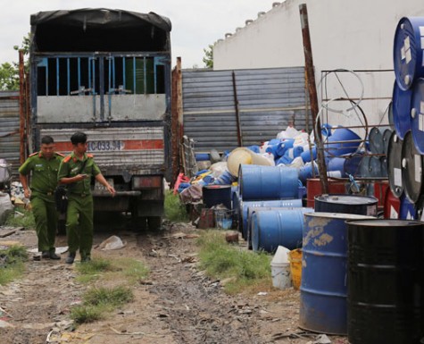 Phát hiện bãi tập kết chất thải nguy hại trái phép