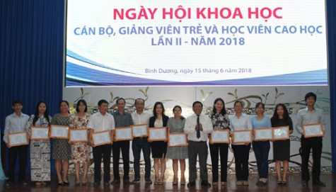 Trường Đại học Thủ Dầu Một: Tổ chức Ngày hội khoa học cán bộ, giảng viên trẻ và học viên cao học lần thứ II năm 2018