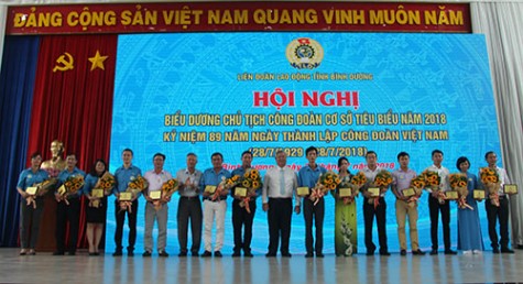 Liên đoàn Lao động tỉnh: Biểu dương 70 chủ tịch công đoàn cơ sở tiêu biểu