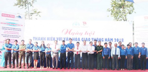 Hơn 1.500 thanh thiếu niên và học sinh tham gia Ngày hội thanh niên với văn hóa giao thông năm 2018