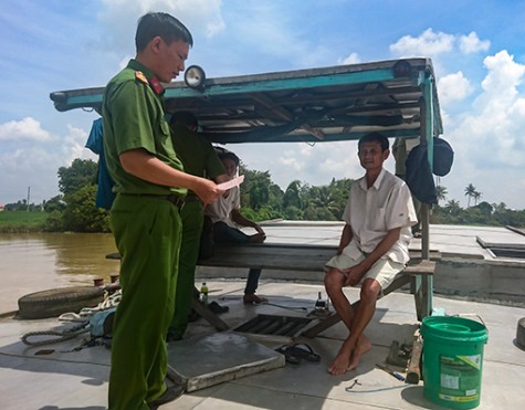 Bảo đảm trật tự, an toàn giao thông ở TX.Tân Uyên: Tăng cường tuần tra kiểm soát, xử lý vi phạm theo chuyên đề