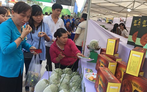 TX.Bến Cát: Hiệu quả từ phiên chợ nông sản an toàn