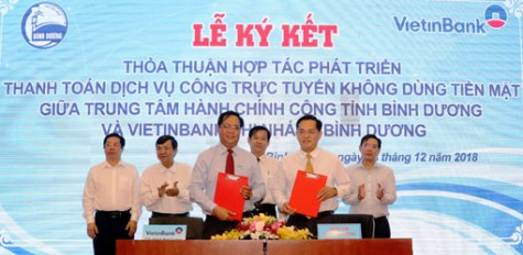 Khai trương dịch vụ tiếp nhận, trả kết quả thủ tục hành chính qua bưu điện