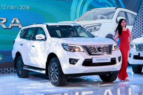 Nissan Terra giá từ 988 triệu - thấp hơn Fortuner 40 triệu