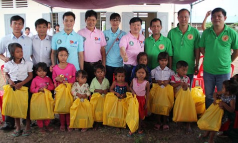 Thầy thuốc trẻ Bình Dương: Giỏi chuyên môn, giàu y đức, tình nguyện vì sức khỏe cộng đồng