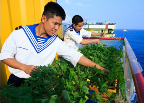 Nhiếp ảnh gia Trần Duy Tình: “Bộ ảnh về biển đảo cho tôi thêm yêu Tổ quốc mình”