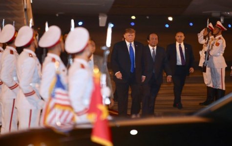 Tổng thống Mỹ Donald Trump đã xuống sân bay Nội Bài