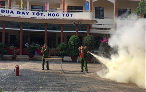 Trường THPT An Mỹ (TP.Thủ Dầu Một): Gần 1.100 học sinh tham gia buổi tuyên truyền phòng cháy, chữa cháy