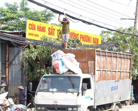 “Đùa giỡn” dưới lưới điện!