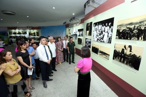 Khai mạc triển lãm “Điện Biên Phủ - Một thiên sử vàng”