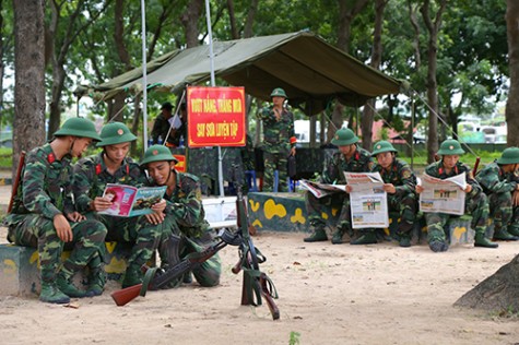 Chiến sĩ mới Trung đoàn 1, Sư đoàn 9: Thi đua  “luyện quân, lập công, quyết thắng”