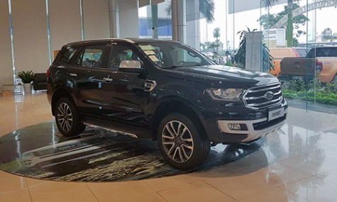 Ford Everest giảm 130 triệu đồng tại đại lý