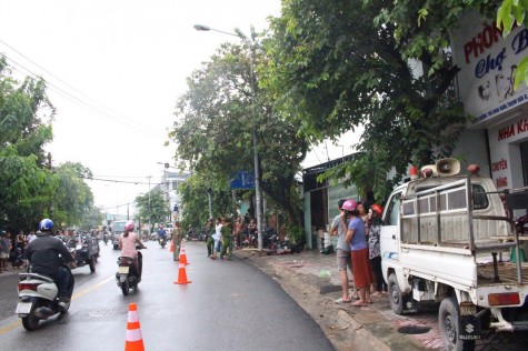 Tông vào trụ đèn chiếu sáng, một thanh niên tử vong