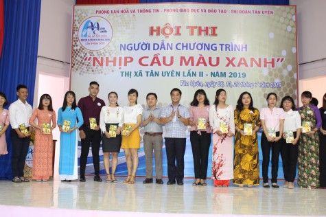 34 thí sinh tham gia hội thi Người dẫn chương trình Nhịp cầu màu xanh