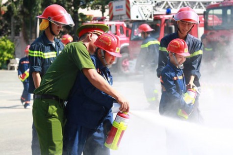 Trang bị kỹ năng chữa cháy và phòng chống đuối nước cho thiếu nhi