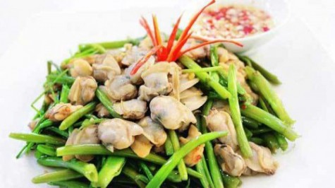 Ngao xào rau muống