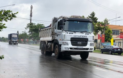 Lập lại trật tự giao thông  trên đường ĐT747