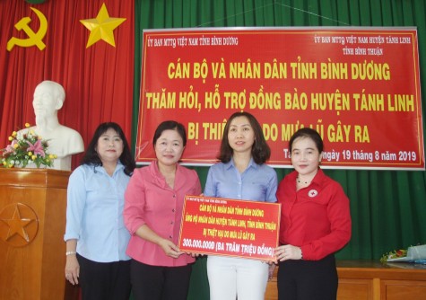 Bình Dương: Hỗ trợ 300 triệu đồng cho đồng bào bị thiệt hại do mưa lũ ở huyện Tánh Linh