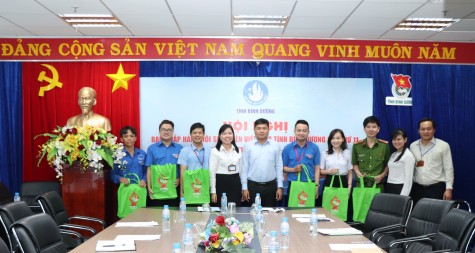 Tỉnh đoàn gặp gỡ đảng viên trẻ tiêu biểu học tập và làm theo lời Bác