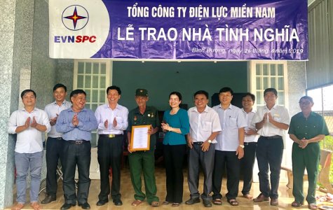 Tổng Công ty Điện lực Miền Nam: Trao nhà tình nghĩa cho gia đình có công với cách mạng