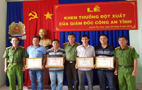 TX.Bến Cát: Khen thưởng đột xuất thành tích phá án