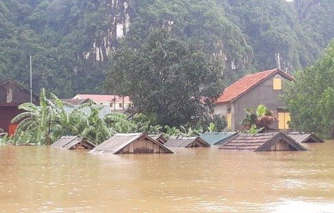 Thủ tướng: Chủ động làm tốt hơn nữa công tác ứng phó hậu quả mưa lũ