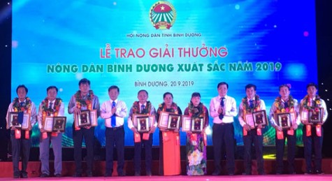 Tôn vinh nông dân Bình Dương xuất sắc và giới thiệu sản phẩm nông nghiệp tiêu biểu