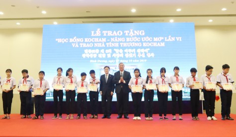 Trao học bổng và nhà tình thương KOCHAM cho người nghèo, học sinh hiếu học