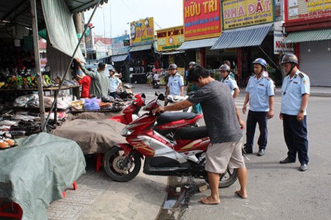 Lập lại trật tự đô thị tại các “điểm nóng” về buôn bán tự phát