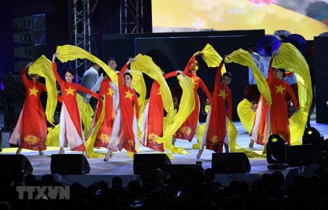 SEA Games 30: Những sự kiện đáng nhớ trên đường đua, trên bục danh dự