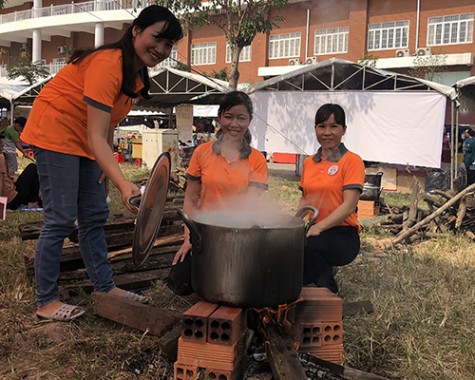 Công nhân lao động: Ấm lòng những ngày  tết xa nhà