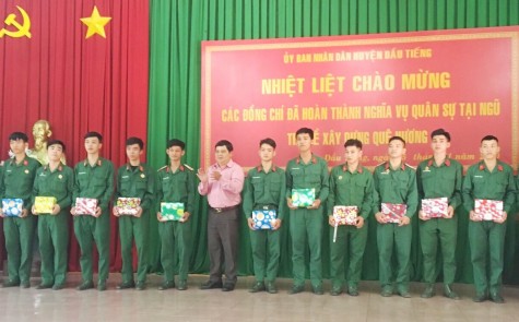 Dầu Tiếng: Giới thiệu việc làm cho 185 quân nhân xuất ngũ